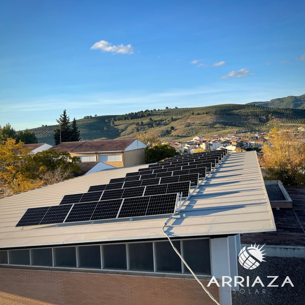 Foto de portada de Arriaza Solar - instalación placas solares
